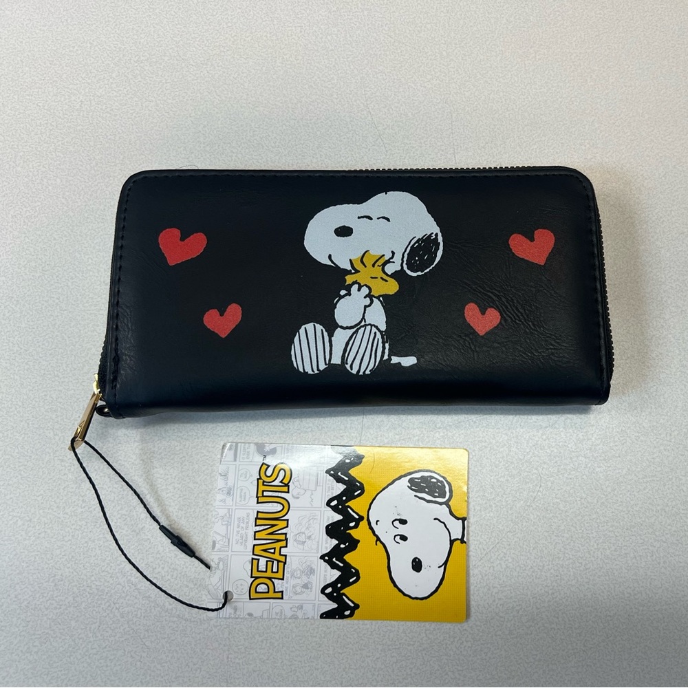 Peanuts Black Wallet with Snoopy and Red Hearts